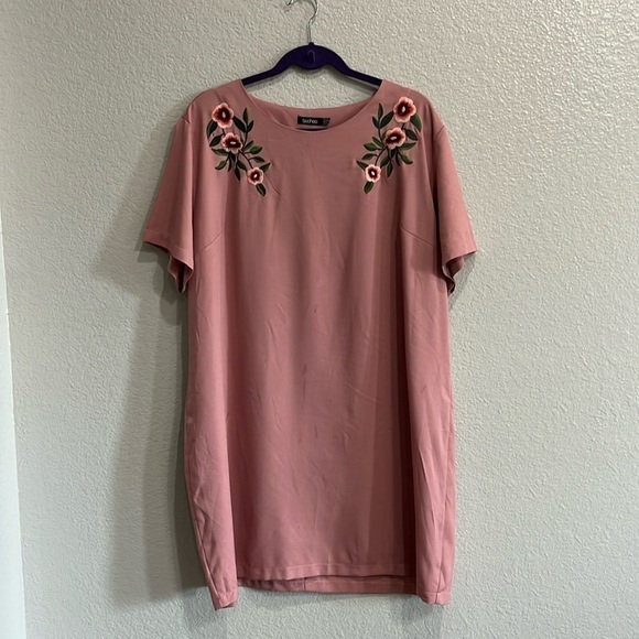 boohoo Plus  Floral Embroidered  Midi Dress Pink Size 16 - Picture 1 of 7